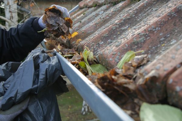 Commercial Gutter Unclogging in Fuquay Varina